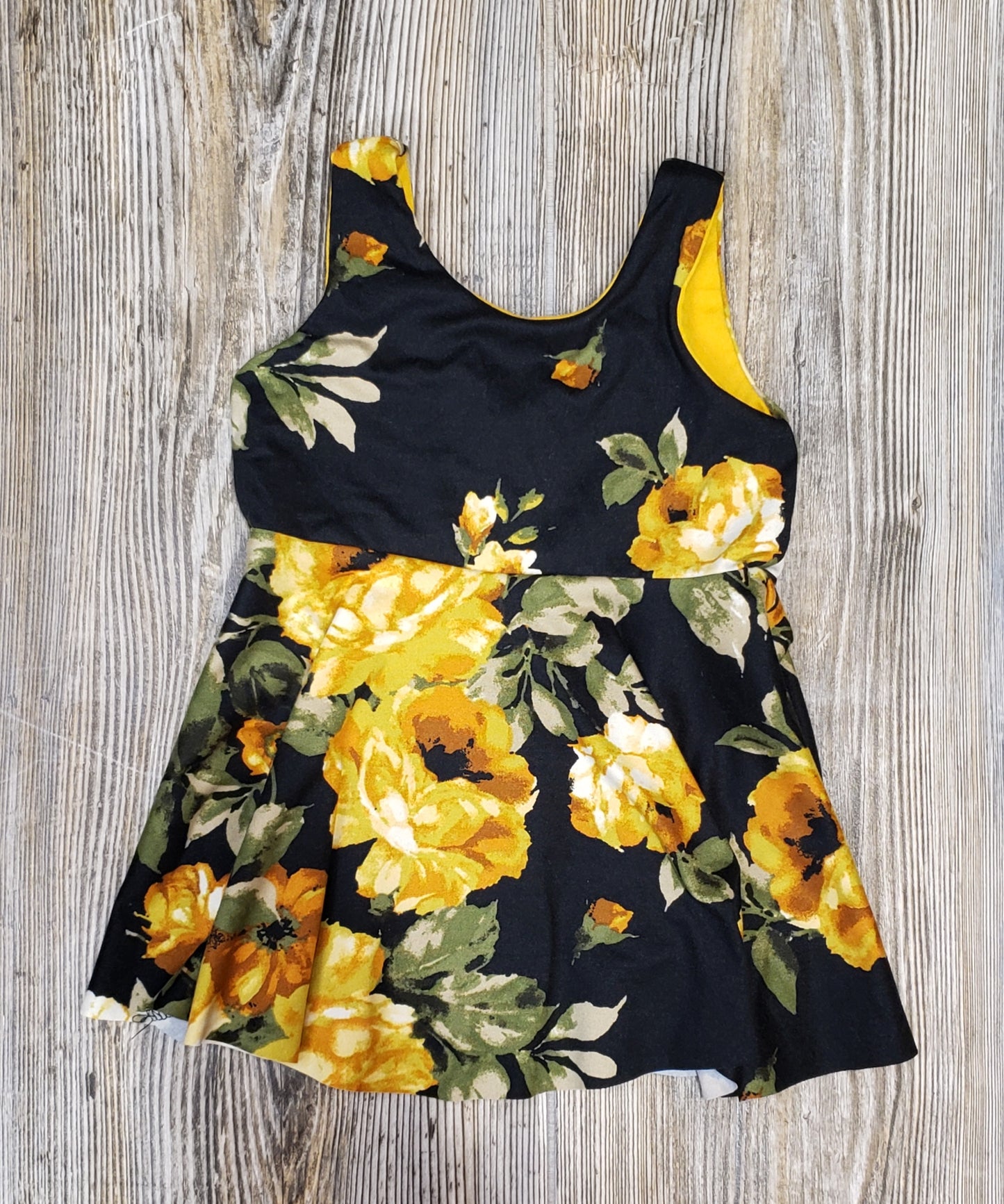 6Mo black and mustard peplum